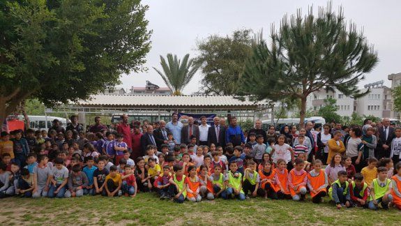              Halat Çekme Federasyonu ve Bozyazı Milli Eğitim Müdürlüğü işbirliği ile ilçemiz ilkokul ve ortaokul öğrencileri arasında Halat Çekme Yarışması düzenlendi.