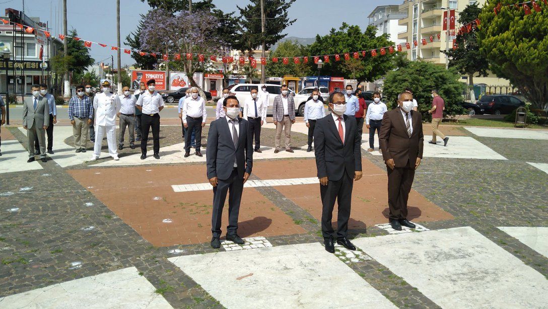 19 Mayıs Atatürk'ü Anma, Gençlik ve Spor Bayramı 101. Yıl Dönümü Çelenk Sunma Töreni Yapıldı.
