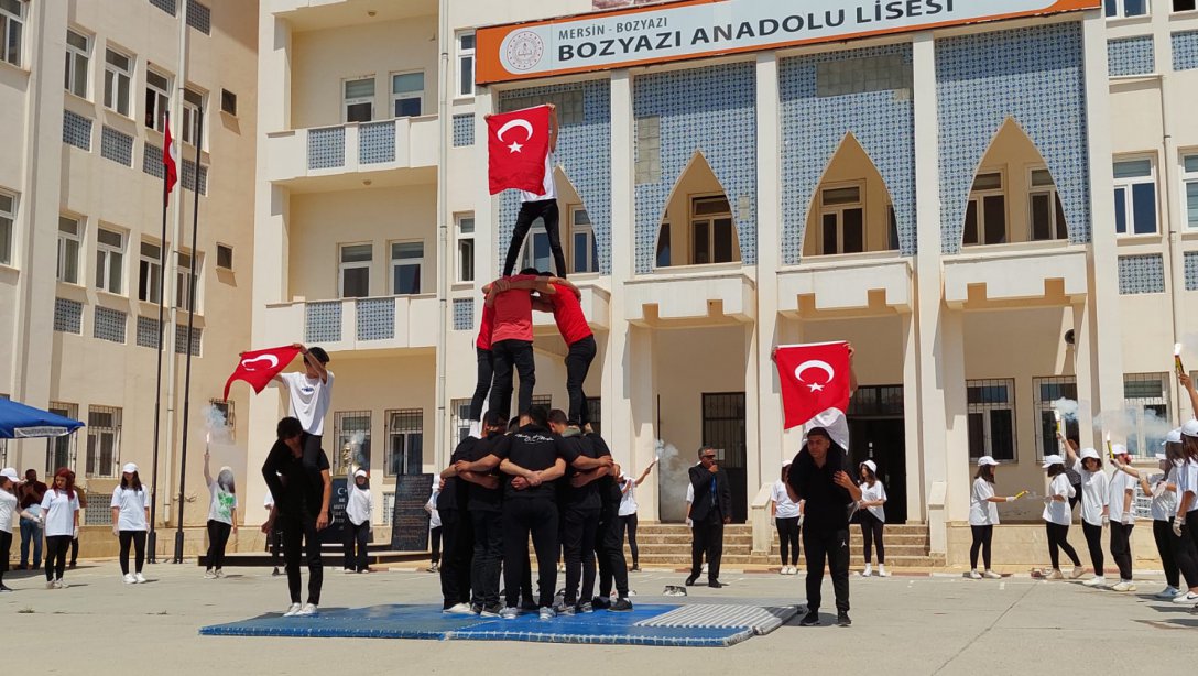 19 Mayıs Atatürk'ü Anma, Gençlik ve Spor Bayramı Kutlama Programı Bozyazı Anadolu Lisesi'nde Gerçekleştirildi.